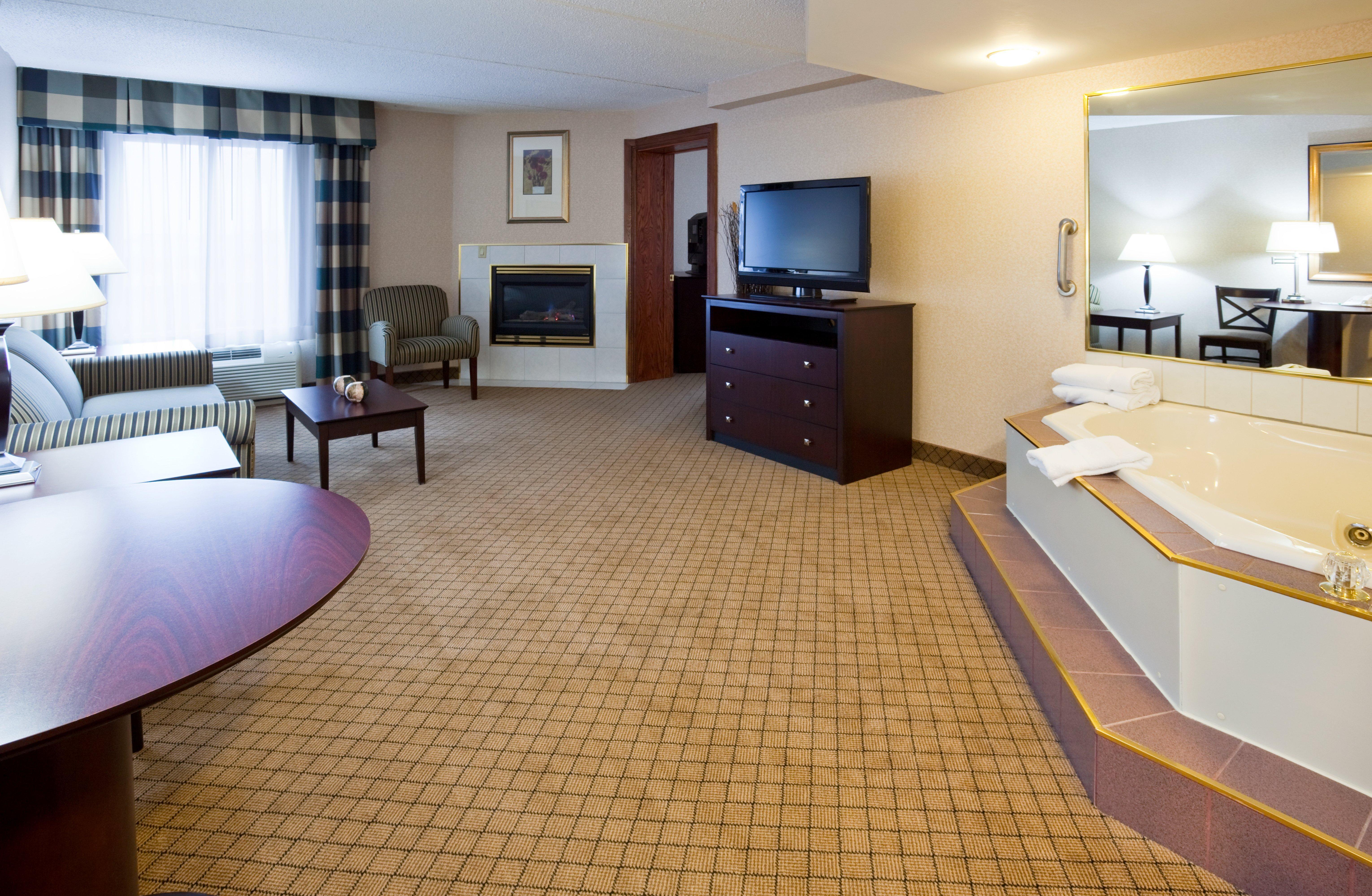 Holiday Inn Hotel&Suites Wausau-Rothschild, an IHG Hotel Exterior foto
